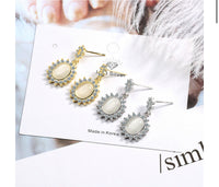 SUN White Pearl Earrings