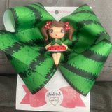 Starla bows with clay